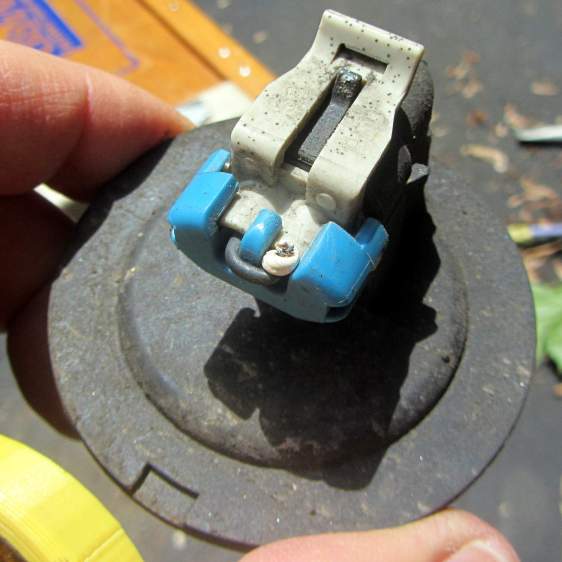 Sienna ABS failure - connector on sensor head