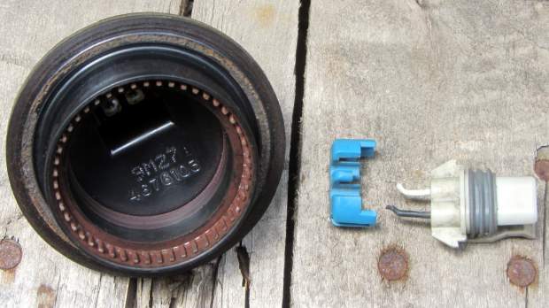 Sienna ABS failure - sensor head disassembly