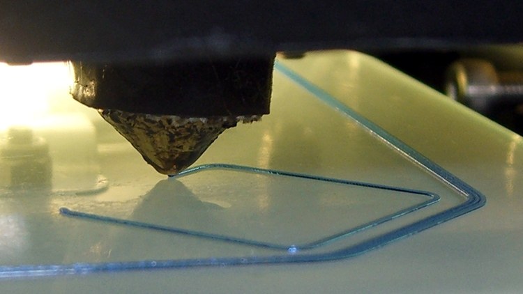 M2 V4 nozzle - thinwall box first layer