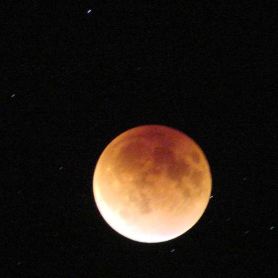 Supermoon eclipse 2015-09-27 2308 - ISO 1000 4 s