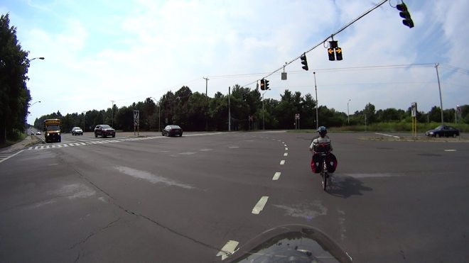 Burnett at Rt 55 2015-08-31 - Yellow 8 s after green with cars
