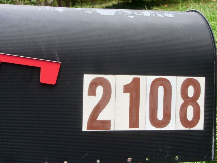 Mailbox - repainted numbers