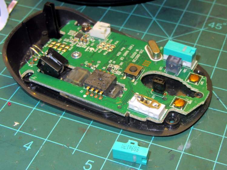 Logitech M305 mouse - switch disassembly