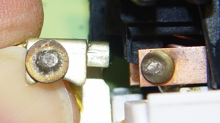 Light switch contacts - ceiling fan