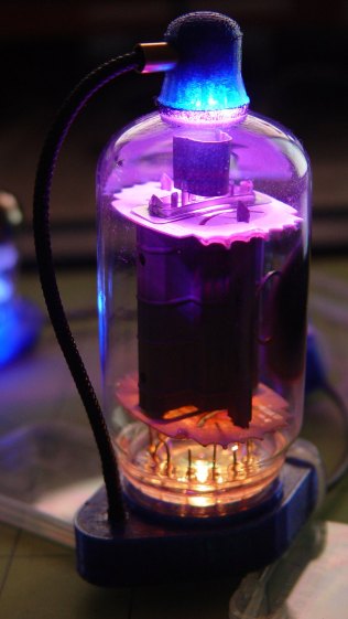 Vacuum Tube LEDs - IBM 21HB5A Beam Power Tube - violet amber phase
