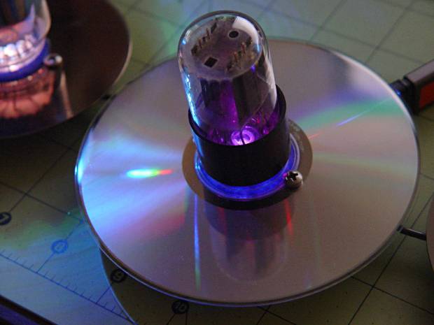 Octal socket in CD - LED diffraction