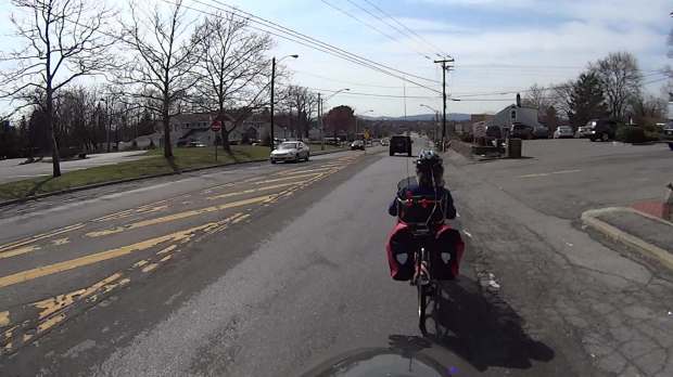 Rt 44 at 695 - H2 Overtaking - front camera - 0489