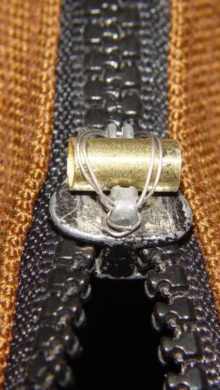 Belt Pack Zipper - wire opened end