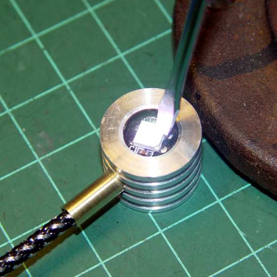 Ersatz aluminum heatsink - epoxying LED