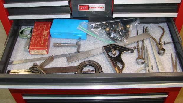 Foam-lined tool drawer