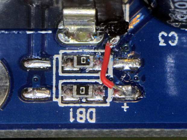 FG085 - Jumpered power trace