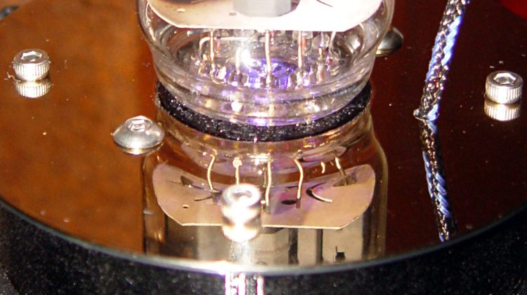 21HB5A in socket on platter - detail