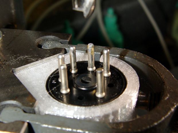 0D3 Octal - milled spigot