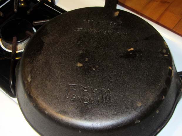 Wagner cast iron skillet - washed - bottom