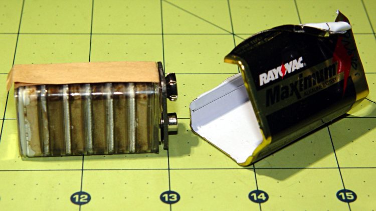 Rayovac Maximum 9V battery - interior