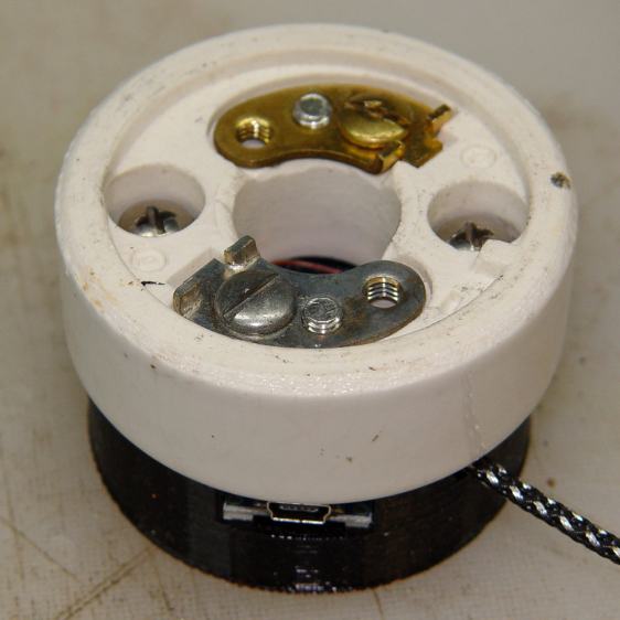 Mogul base - ceramic socket connector