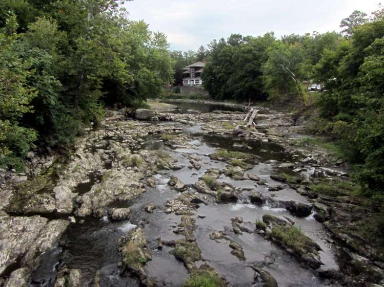 Wappinger Creek - streambed at Red Oaks Mill - 2016-09-23