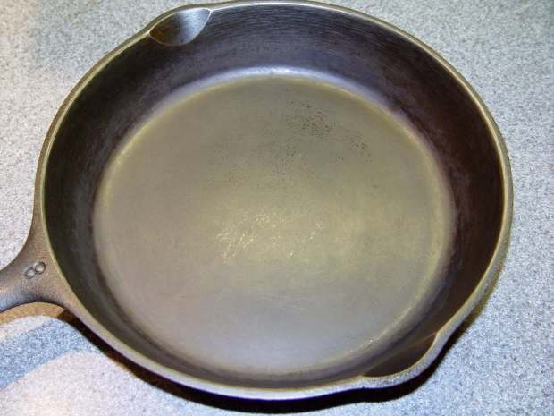 Wagner Cast Iron Skillet - Low Woo Seasoning