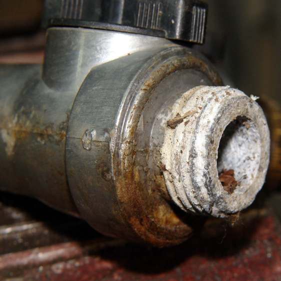 Gilmour hose Y valve - thread corrosion