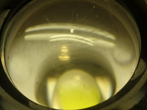 J5-V2 Flashlight - internal lens scratches