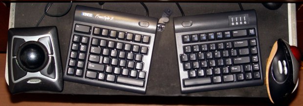 Kinesis Freestyle2 - desk layout