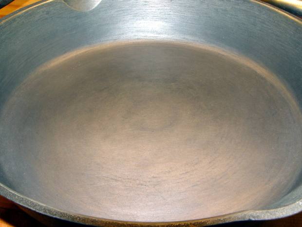 Cast Iron Pan - seasoned