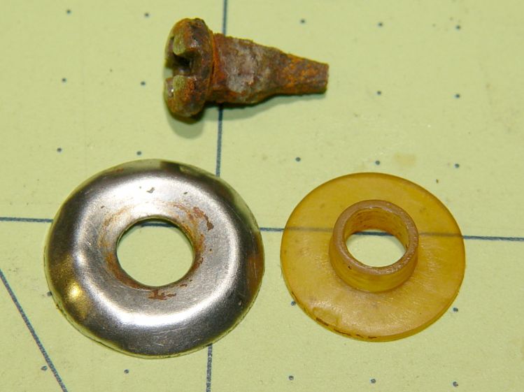 CKC Pot Lid - corroded screw