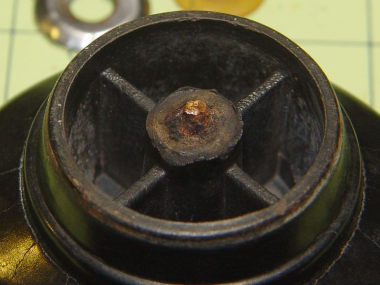 CKC Pot Lid - broken screw in handle