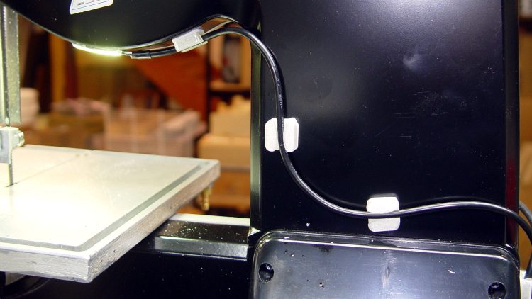 Bandsaw platform COB LED - cable clips