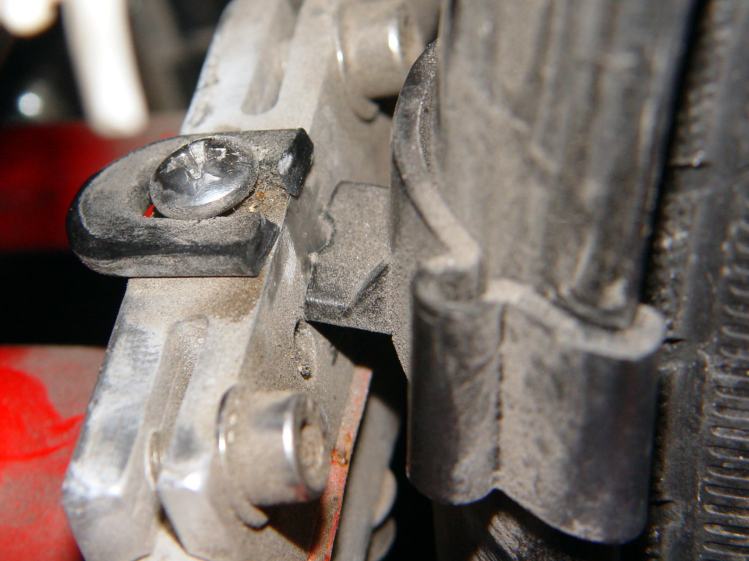Rear fender clip - broken