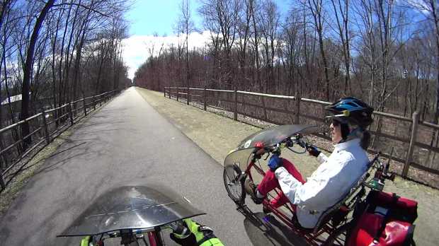 Honeybee escort - 2017-03-29