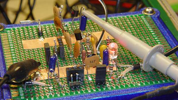 Quartz resonators - Colpitts oscillator test fixtures