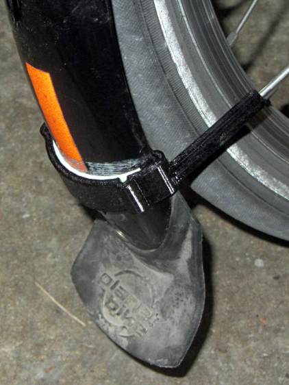 Tour Easy Front Fender Clip - installed
