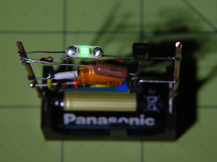 CR123A Astable - top - on