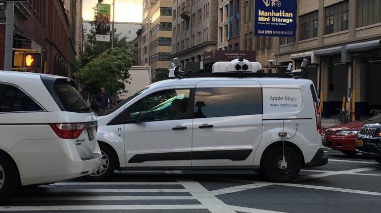Adafruit - Apple Maps Vehicle