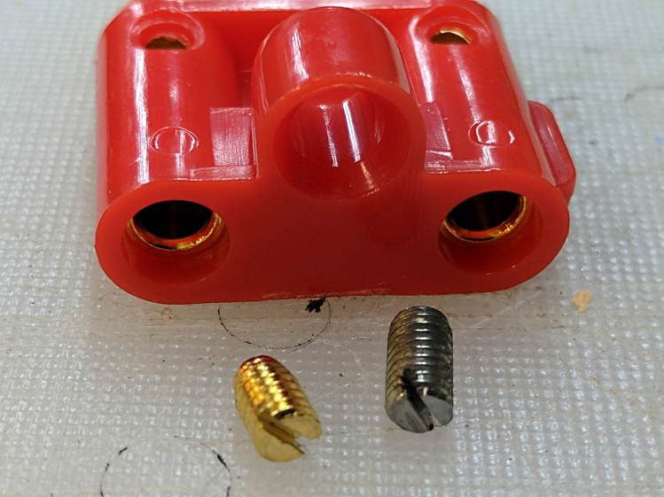 Dual banana plug - improvised clamp screw