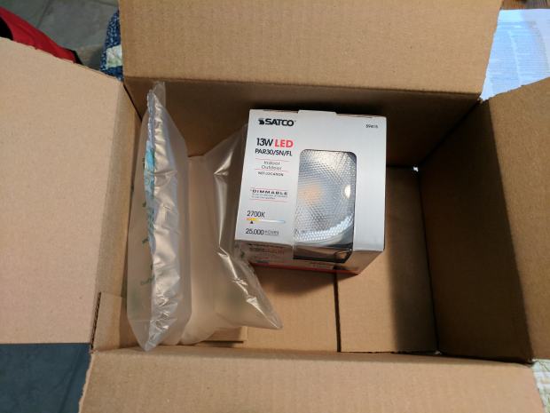 Amazon Packaging - Satco LED bulb