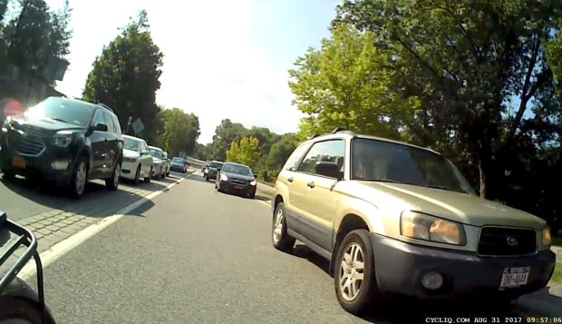 Raymond Avenue - Passing at Main Gate 1 rear - 2017-08-31