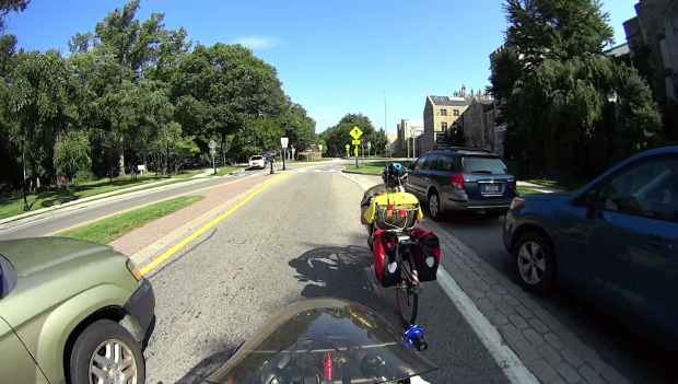 Raymond Avenue - Passing at Main Gate 2 - 2017-08-31