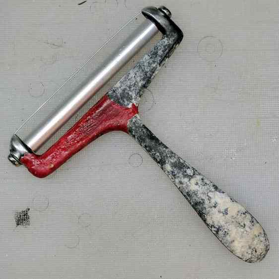 Cheese slicer - aluminum corrosion