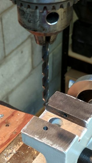 Tailstock - drilling clamp screw clearance
