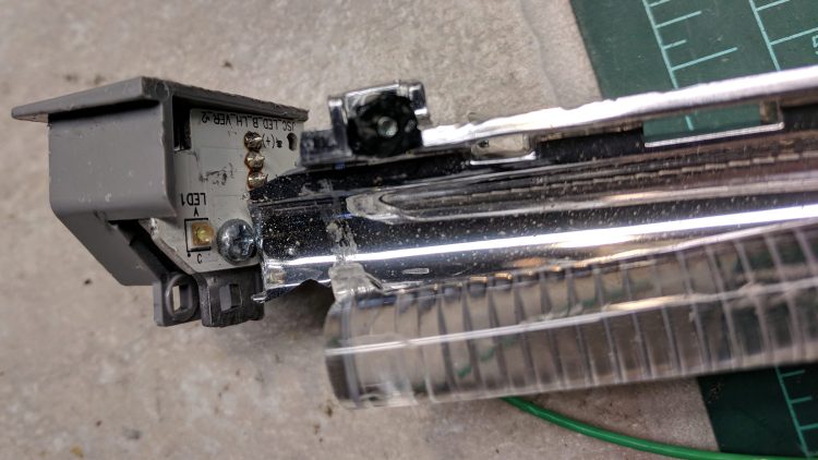 Eyebrow light - Lens mount