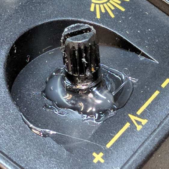 Tattoo Digital Power Supply - glued pot threads