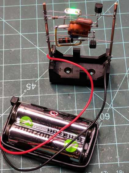Astable Multivibrator LED Blinky - AA Alkaline mod