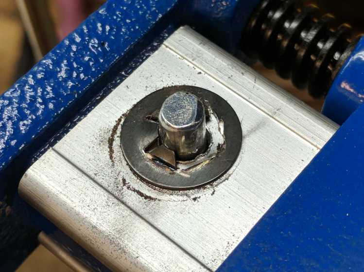 Bar Clamp - pin removal