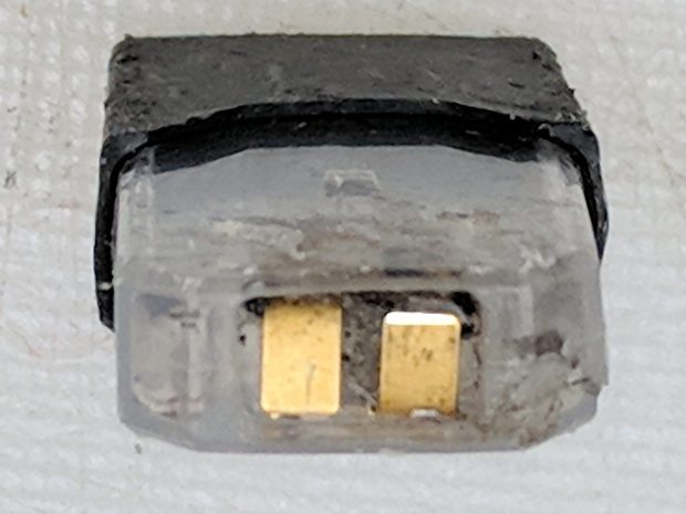 Vape cartridge - contacts