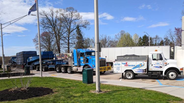 Heavy Hauling - front