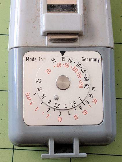 Zeiss Ikon Ikoblitz 4 - guide-number calculator
