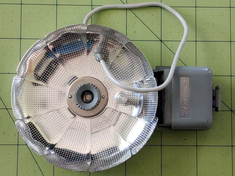 Zeiss Ikon Ikoblitz 4 - front unfurled