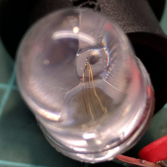 10 mm white LED - wire bonds